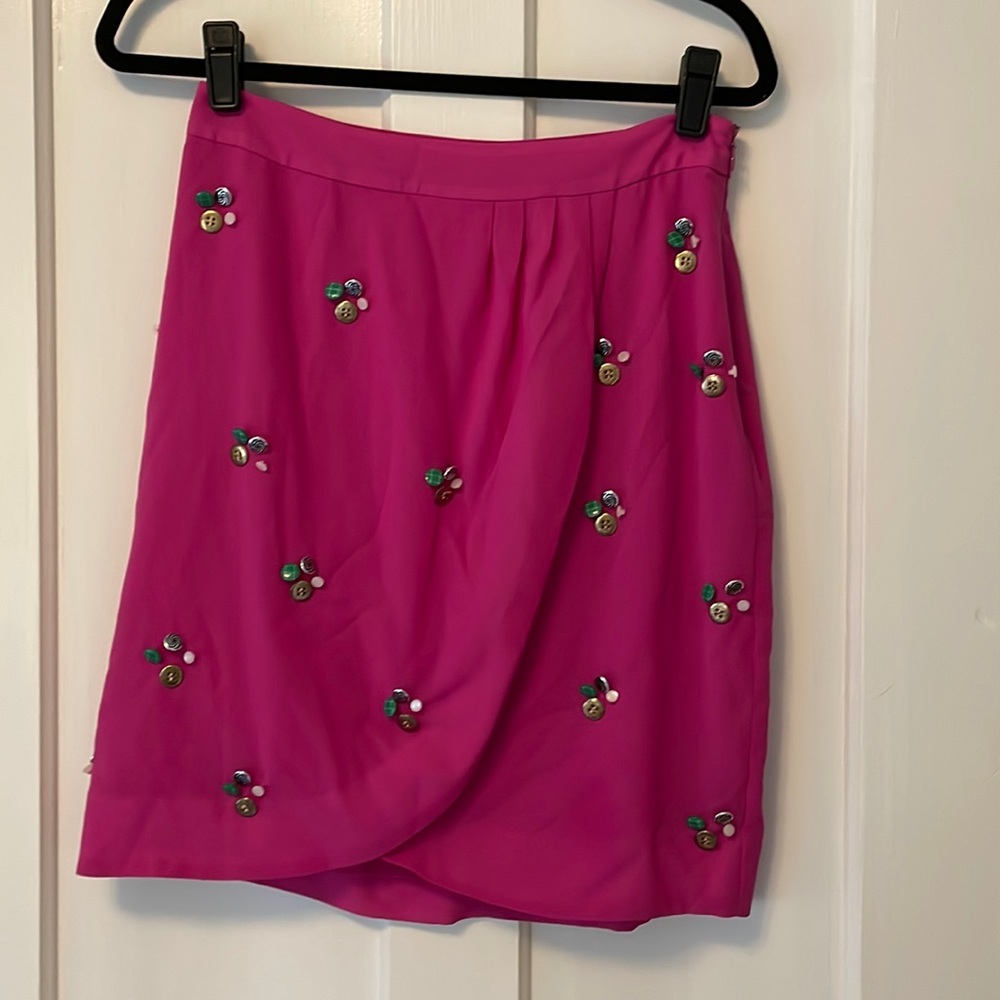 Fuchsia pink crepe pencil skirt with decorative buttons, 6
